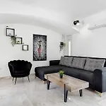 #268 Luxury Pool & Views